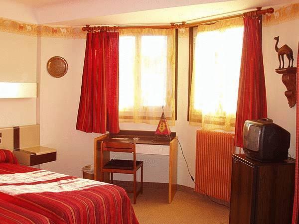 Hotel Mondial Περπινιάν Εξωτερικό φωτογραφία